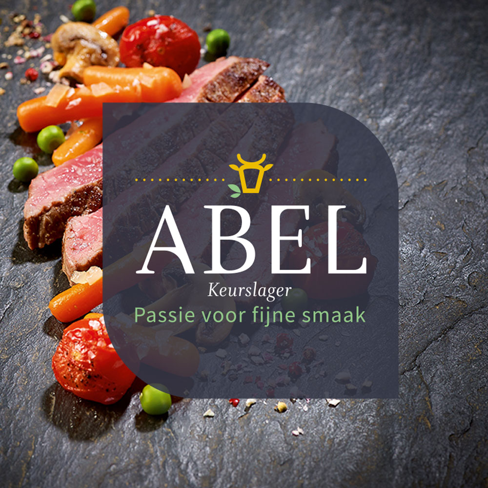 Logo keurslagerij Abel op foto van vleesgerecht